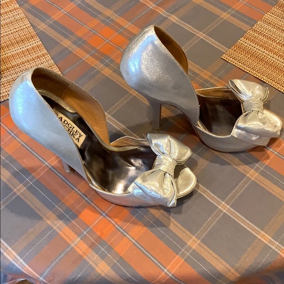 Badgley Mischka Peep Toe Pumps 👠 - Picture 2 of 5